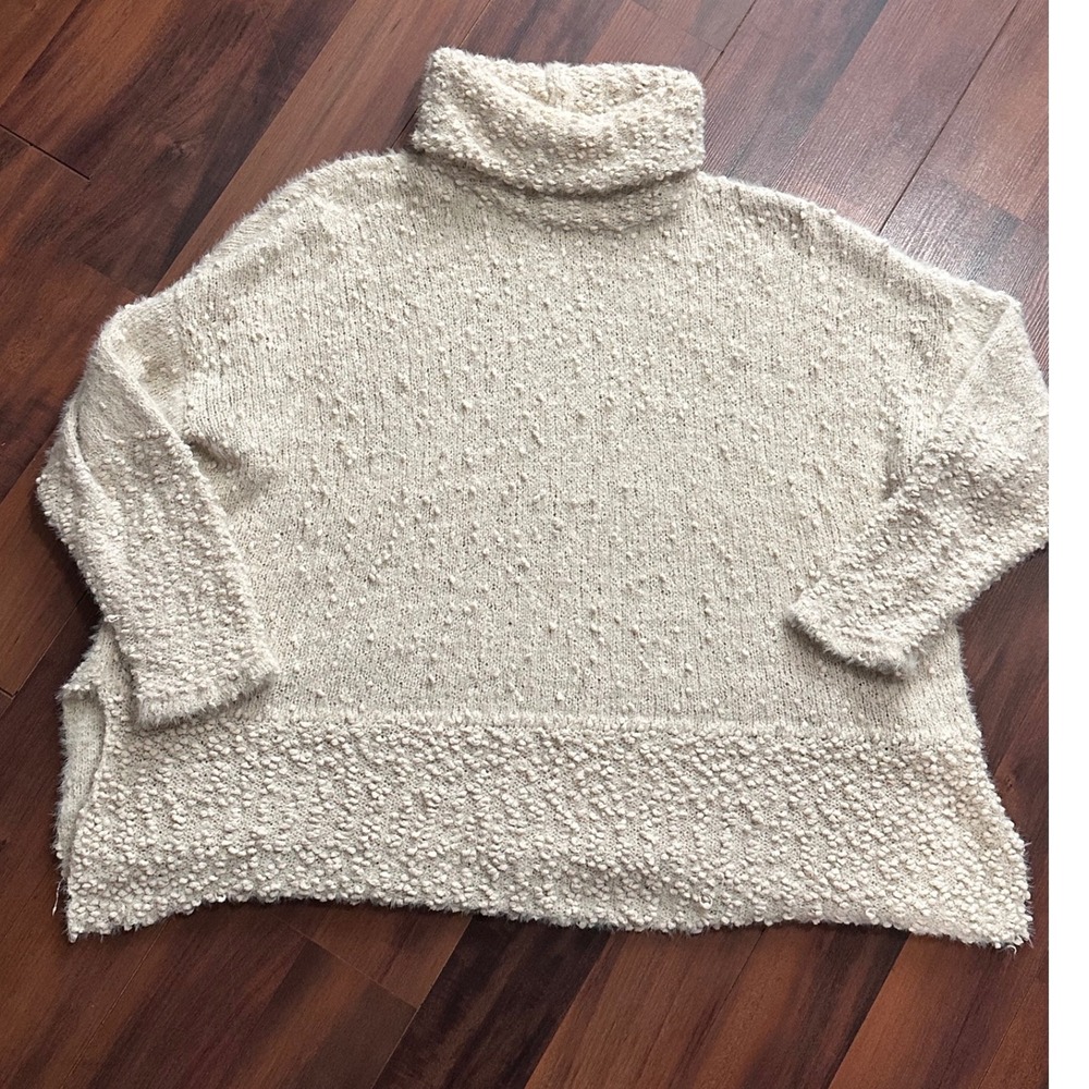 POL Cream Popcorn Knit Oversized Turtleneck Sweater TSS219 Womens Large